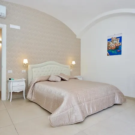 Apartment Bright In Minori, 67 Sq.m, Near Beaches Minori