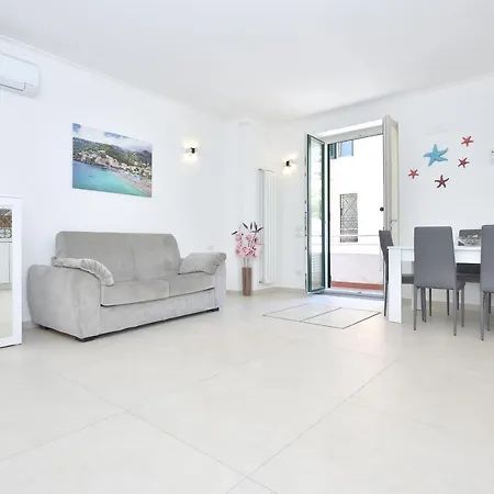 Bright In Minori, 67 Sq.m, Near Beaches * Minori